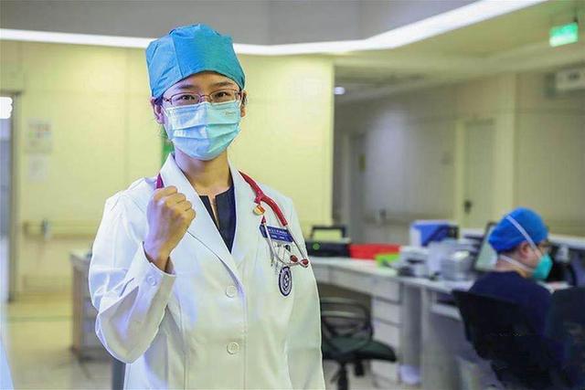 神鸟知讯资讯站|嫌工资领多了！50岁医院主任被医院劝退，连身份也要改：工人