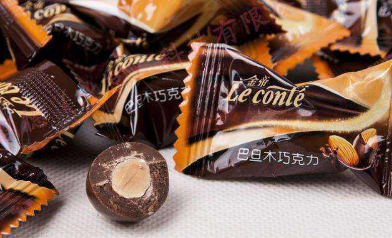 『馒头』美国有个牌子叫德芙，意大利有牌子叫费列罗，中国有个牌子叫……