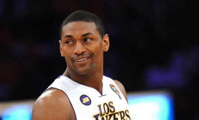 【科比·布莱恩特】实锤了？马龙在科比豪宅旁边买房，打算全力追求瓦妮莎