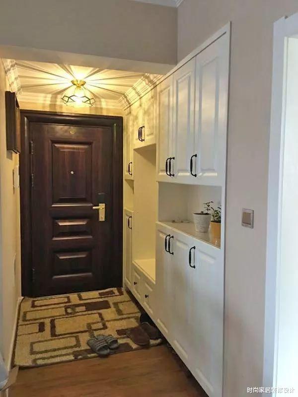 ##一个玄关墙面有大用处，只要这样一装，就能多出一个多功能储物柜