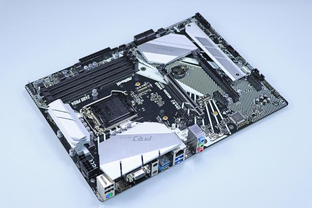 「机箱」实战装机——i5 10400 有 i7 9700K 几成功力？