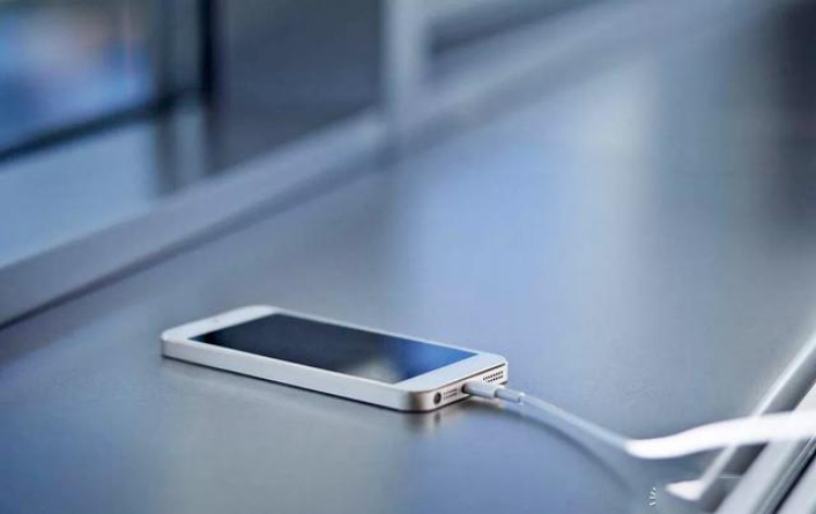 格力电器|总抱怨手机电池寿命不耐用 教你三招