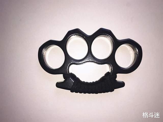 谢尔盖|严重冲突！3名拳手在更衣室互殴2人骨折！仅因2万5千块钱