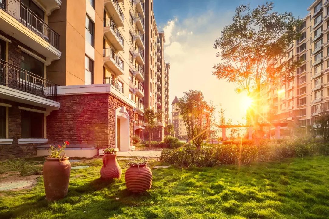 “买底楼送花园”结果是违章，相应的购房款能拿回来吗？