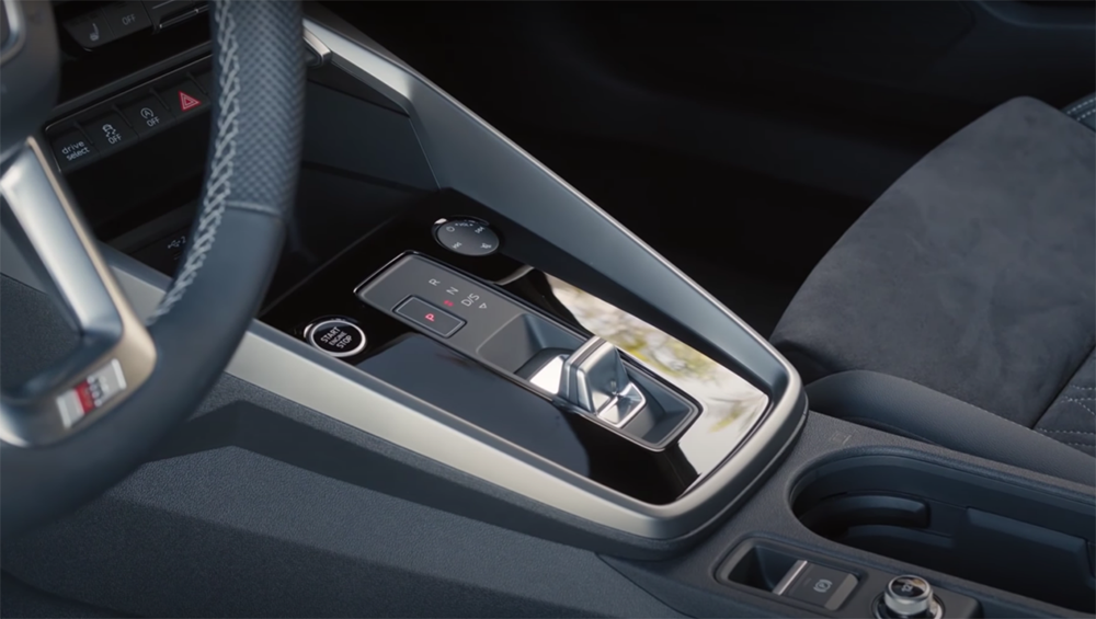 [奥迪A3]内饰质感A4L车主看了也心动！细品全新一代奥迪A3