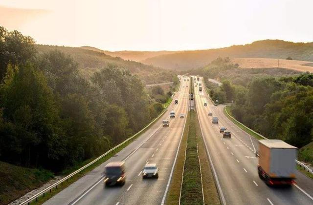 「私家车」私家车报废规定又改了？车主泪奔：说好60万公里，为啥你提前变卦