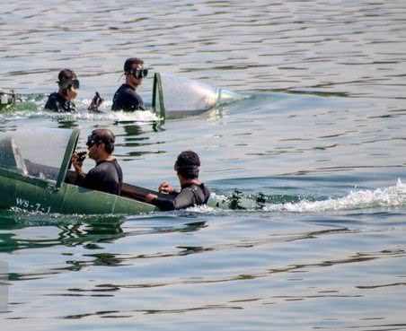 伊朗：伊朗百艘舰艇摆出战斗队形，五角大楼下令美舰撤离，中东各国震动