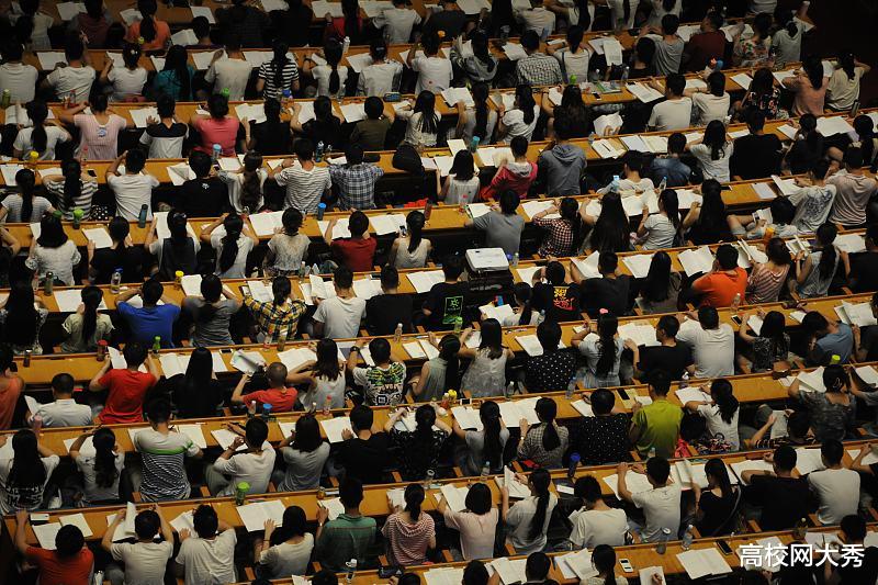 #高校#2020年考研调剂引热议,名校不接收调剂生,普通高校高额奖励优秀调剂生