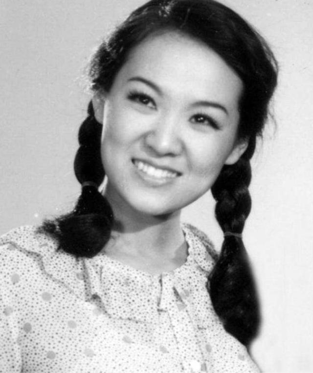 郑绪岚|歌坛天后当红时嫁美国粉丝，6年后离婚，如今回到国内靠情怀捞金