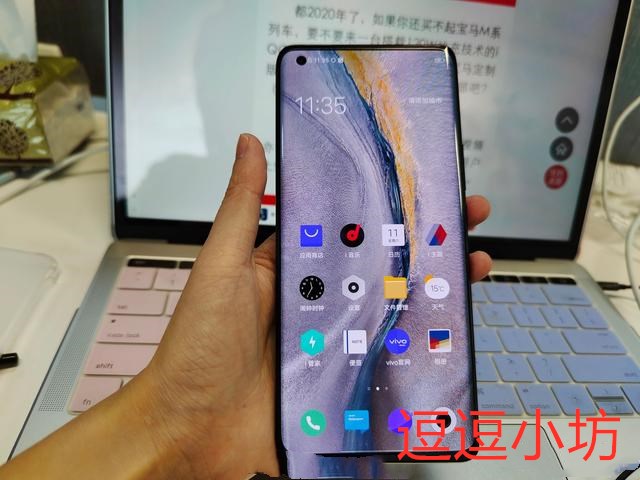 |5000以内，适合女生用的轻薄手机有哪些？求推荐？