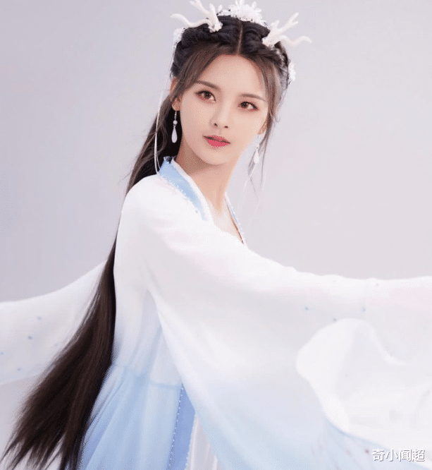 杨超越▲杨超越个人单曲\冲鸭冲鸭\,遭尚雯婕吐槽:这算什么?儿歌吗?