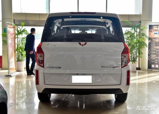 五菱宏光|五菱“拉货王”起售5.88万，可选5/7/8座，还提供1.5T动力