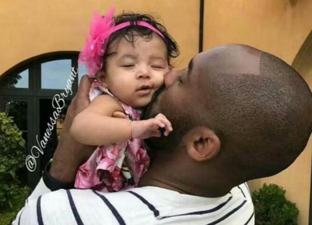 【瓦妮莎】科比一家近况曝光！四女儿成为瓦妮莎的开心果，帮助她走出低谷