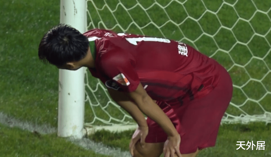 柯钊|中超知名恶人再“发威”:脚踹脸+扫堂腿!一脚将球送入自家球门