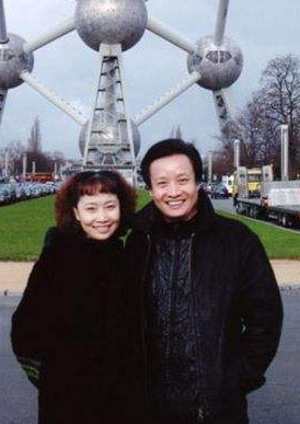 阎维文|他是知名歌唱家，国家一级演员，5次上春晚，陪妻子抗癌30年