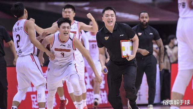 广东男篮|八大名嘴点评京粤大战,杨毅马健苏群纷纷发声,杜锋赛后自揭缺陷