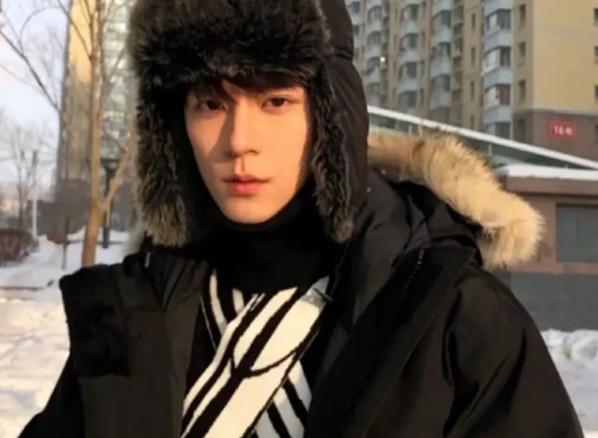 邓伦|网红直播纷纷被打回原形，前后形象判若两人，网友大呼“照骗”