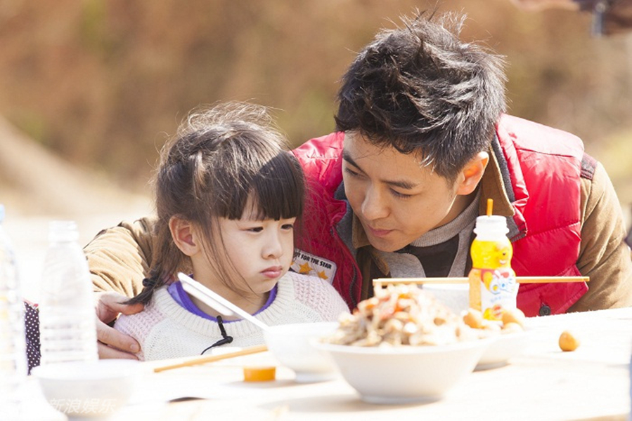 小沈阳|小沈阳女儿堪称整容式长大,曾被众人“嘲丑”,今14岁女团范十足