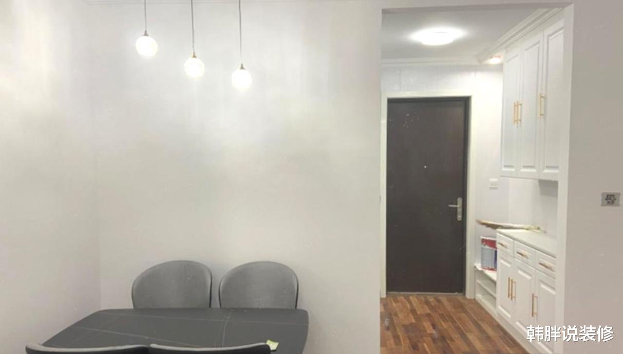 |80㎡简装新房,全屋白墙天花板只箍石膏线,干净简洁看着极度舒爽