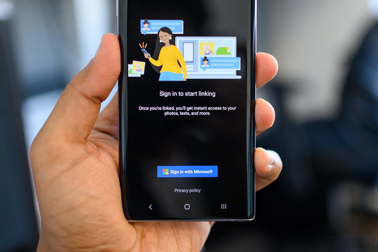 微软|微软用“手机投屏”，在谷歌生态里凿开了一个口子