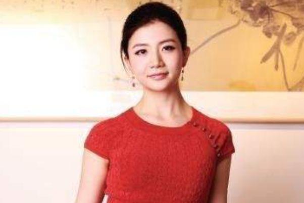 阿里巴巴|阿里背后的操盘女神，身价百亿仍单身，择偶标准：不打扰我工作就行