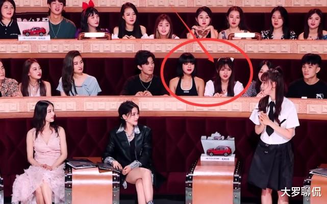 火星情报局|她是《火星情报局》最美女观众，坐秦牛正威身后，全程抢尽风头