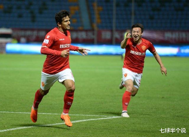 「上海上港」霸气！李铁面对上港4外援最强阵打出4: 1大胜，4进球全是国内球员！