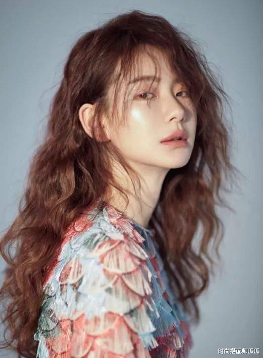 发型|45岁左右的女人，过年别再烫“大妈卷”！试试这3款发型，特好看