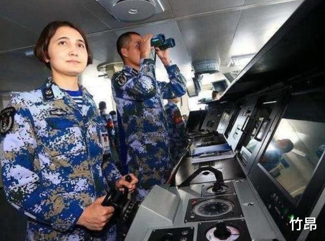 辽宁省|辽宁舰美女舵手，开6万吨航母：“我首先是个军人然后才是女人”