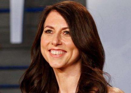 天龙八部荣耀版|和前夫共同打下大好江山，离婚时仅拿走25%股份，就成世界女首富