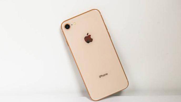 #iPhone SE#iPhone SE被给出“扎心”差评,库克这次却无法解释