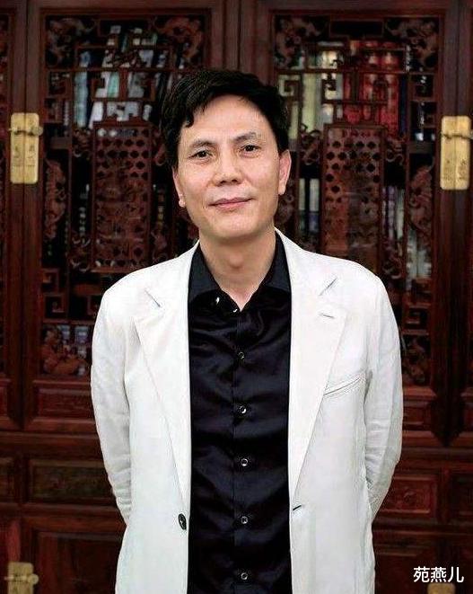 「西安」初中生工地搬砖打零工,靠“亏损千万”赚了370亿,成莆田首富