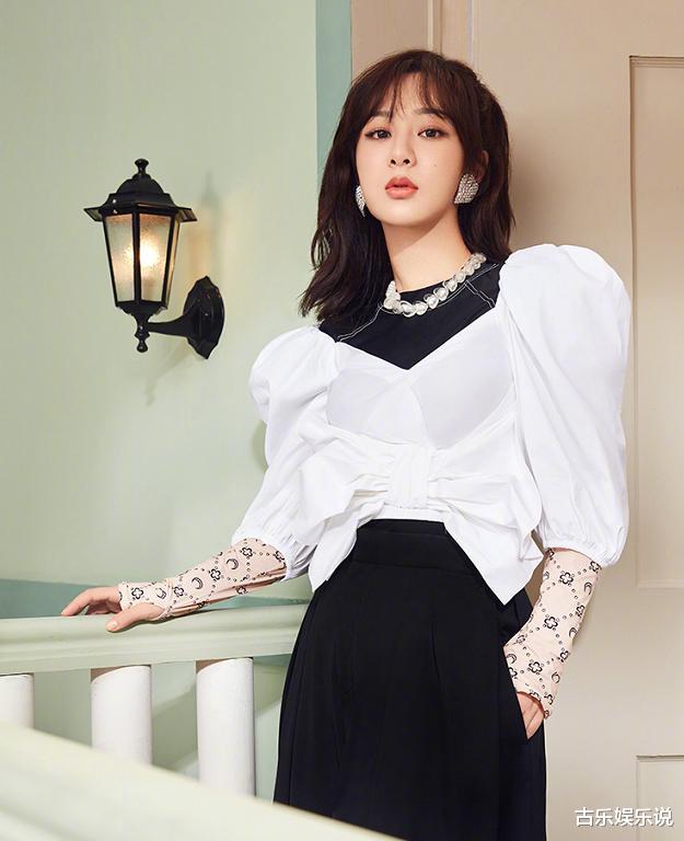 杨紫|“矮大壮”杨紫减肥成功了，一根皮带勒出A4腰，身材像极了18岁！