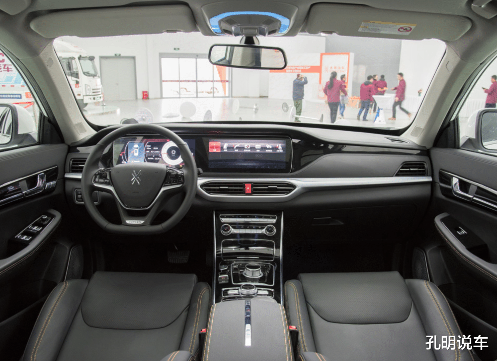 [SUV]又一“价格屠夫”，7.99万的SUV配8AT变速箱！内有贯穿大屏