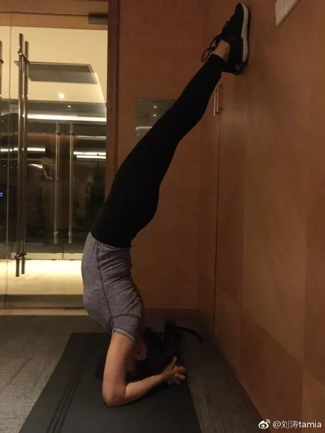 刘涛也把老公熬成“爹”,运动与不运动,十年后的差别到底有多大?