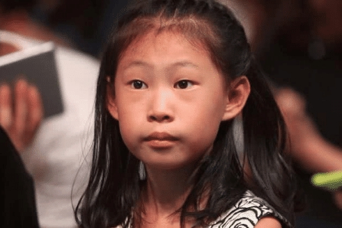 小沈阳@小沈阳女儿才是“整容式”长大，曾被质疑最丑星二代，如今美到不敢认