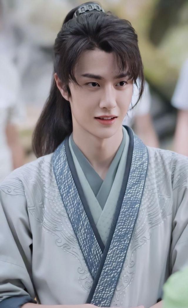 王一博|王一博《有翡》路透,为贴近角色控制体重,瘦弱无力惹人怜爱