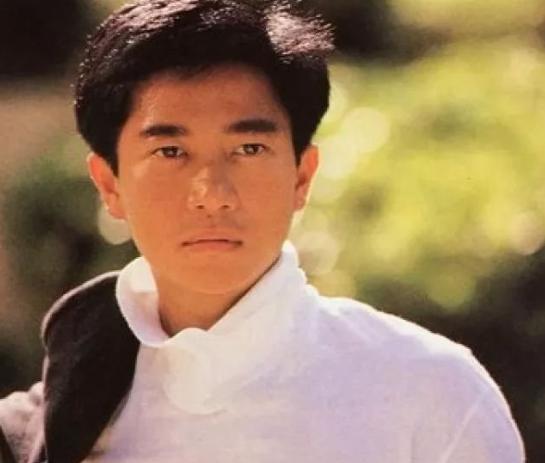 陈百强|就在和张国荣于迪厅“大打出手”后，陈百强昏迷在家，17月后死亡