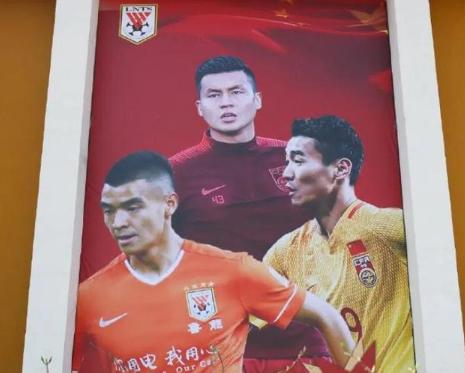 韦世豪■韦世豪重游故地 曾经差点撕破脸 如今双方冰释前嫌