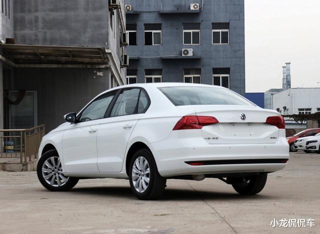 「丰田普拉多」7.88万喜提大众宝来传奇最低配,内饰简陋配置低,家用倒也挺合适