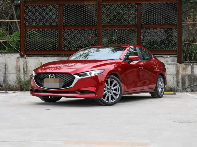 马自达■马自达终于低头，2.0L+5.8L油耗，昂克赛拉2.0L车型降价