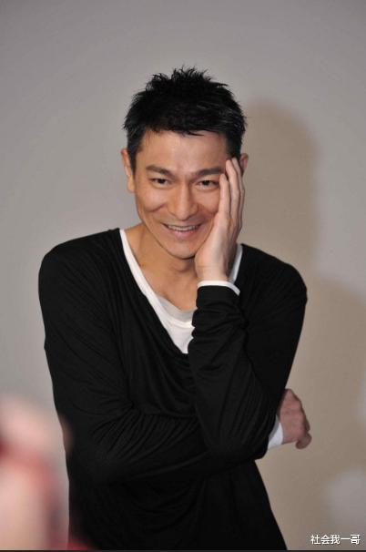 「蔡康永」蔡康永：当众让刘德华难堪，暗讽巩俐是“臭肉”，被黄渤反将一军