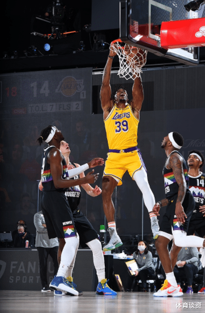 德怀特·霍华德|12+11！霍华德疯狂一战，34岁魔兽西决梦回巅峰，末节被弃用险遭翻盘