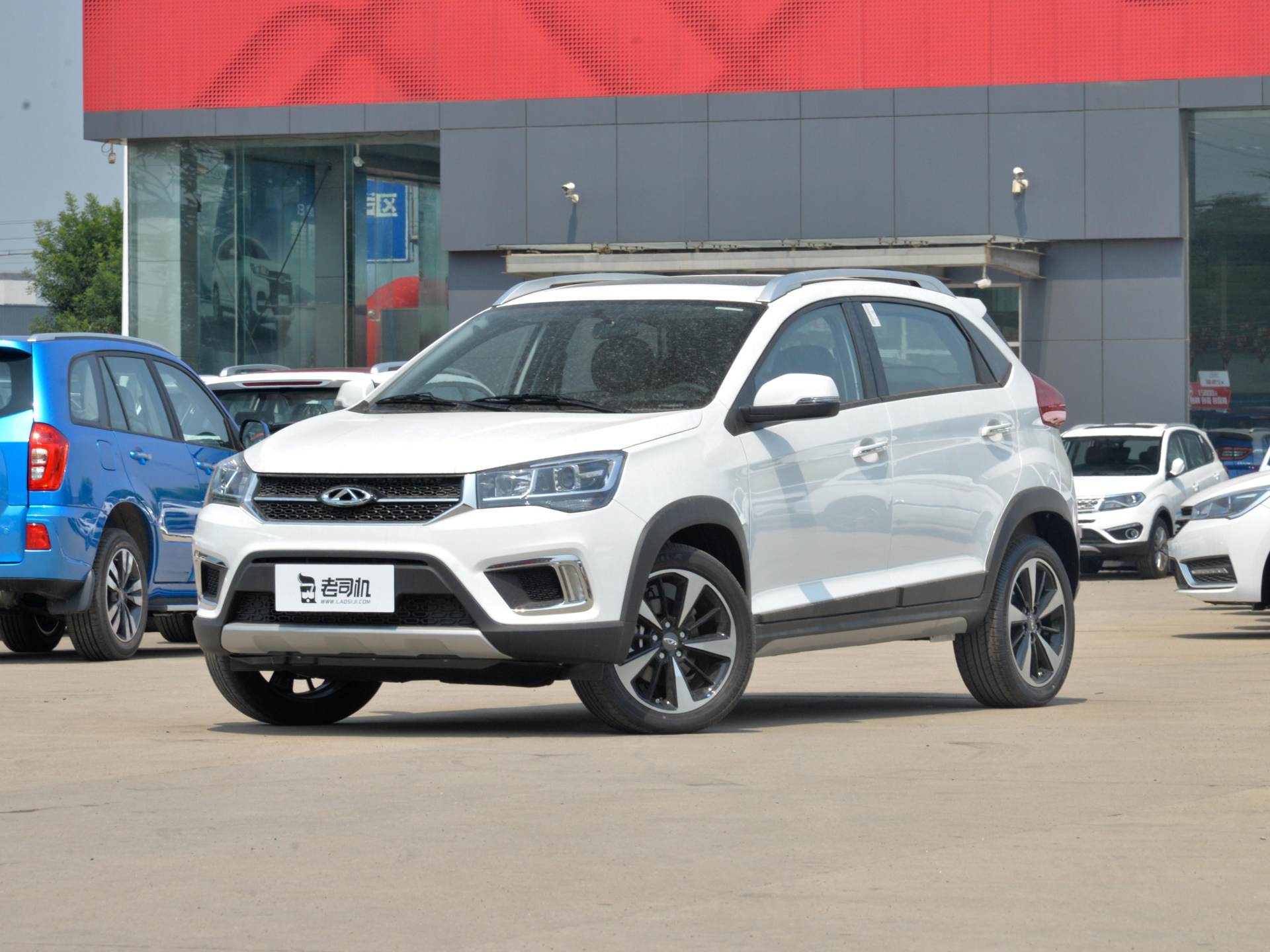 瑞虎3|还买没有喇叭的飞度？这款小型SUV该有的都有，价格6万还是自动挡