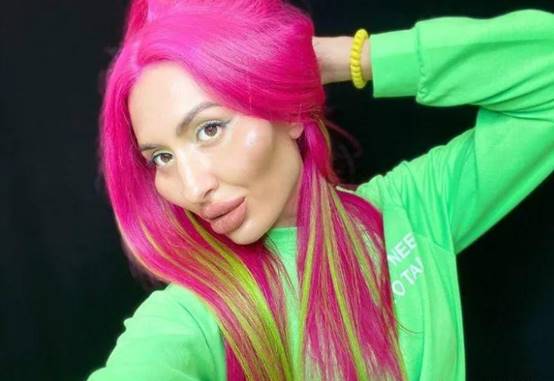 秦昊|沉迷整容的网红，没钱去医院，自己给自己打针，结果整成这样