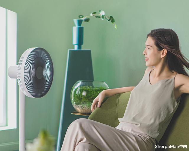 风扇|格力要捏一把汗了！小米有品推黑科技风扇，监测温度自动调节冷热