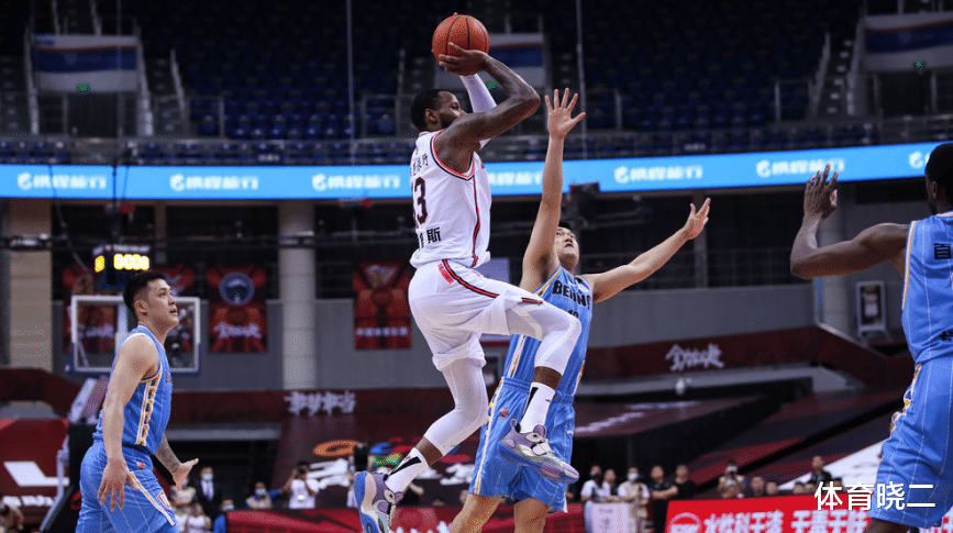 广东男篮|6中4拿下10分！1米8小将成宏远获胜关键，杜锋没看错人