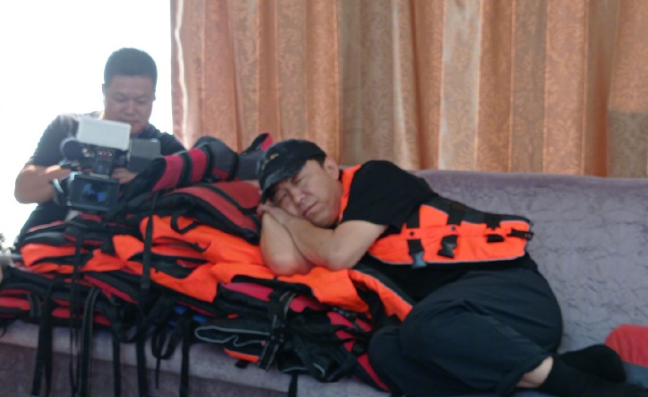 邓超|和节目组闹掰？邓超发文表示要停录，陈赫鹿晗两人跟风回应！
