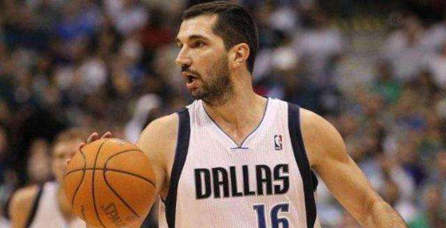 湖人队|三分球16中15!湖人队史最绝望的比赛,科比和禅师直接放弃挣扎!