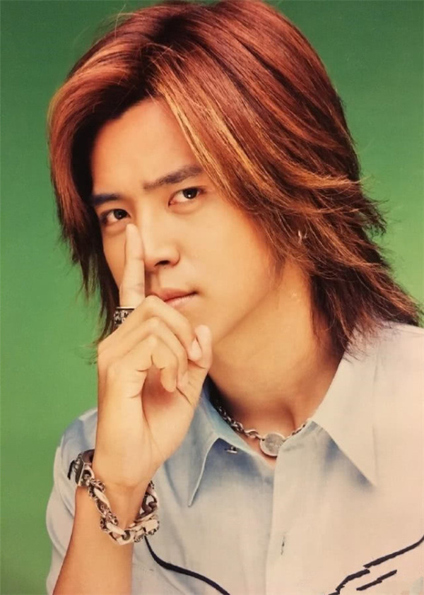 陈冠希■18岁的罗志祥,18岁的贾乃亮,18岁的谢霆锋,看到陈冠希:一眼万年!